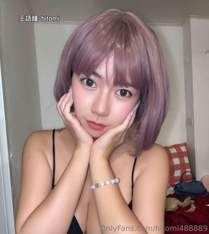 今天我不是你認識的語瞳，我是一個只出現在你夢裡的小壞蛋。紫色短髮、娃娃眼、黑色細肩——這是我偷偷準備給你的驚喜 Look..