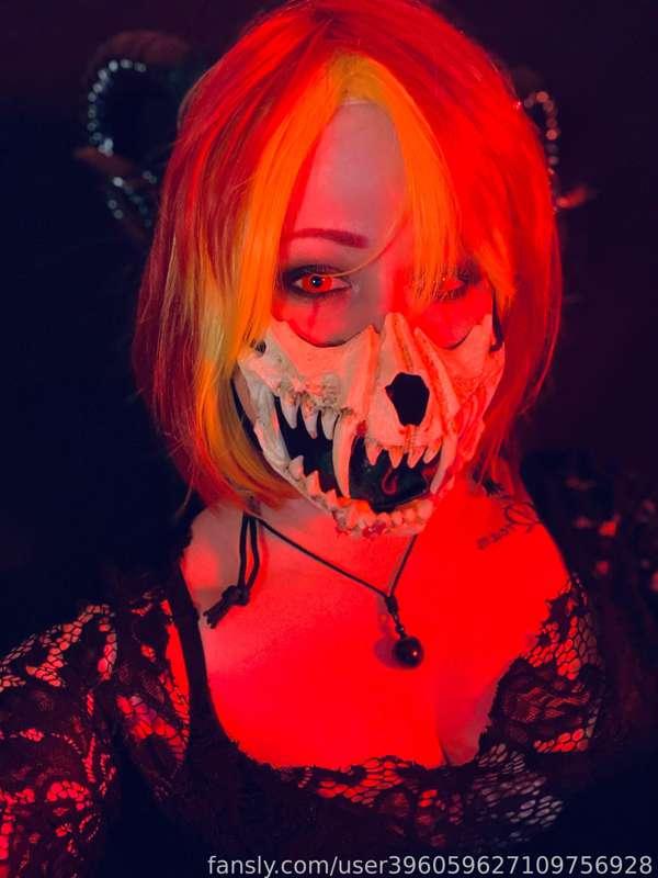 Demon gorl 😈😈😈