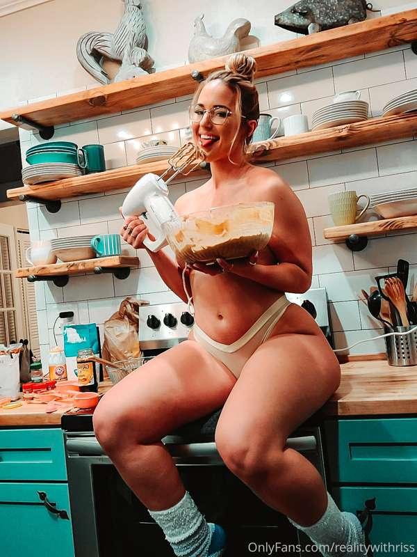 Check your DM’s to see the rest 👀 🍪