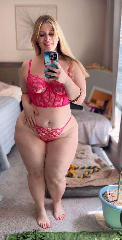 Happy weekend from my newest pair of lingerie 🤭🤭