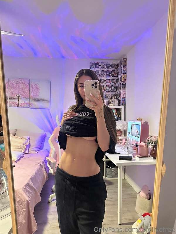 Helloooooo!🥵 Are you there for us to have fun? 🤪😈