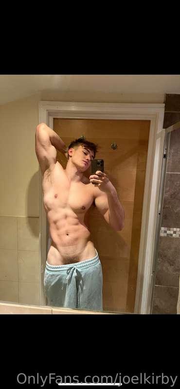 feeling jacked😮‍💨who wants to pull them down a bit more🤫