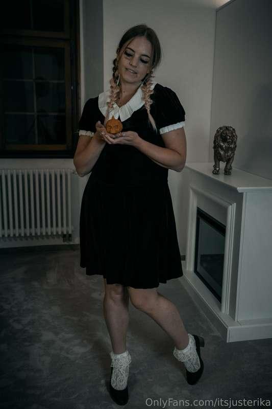 Just a cute gothic girl