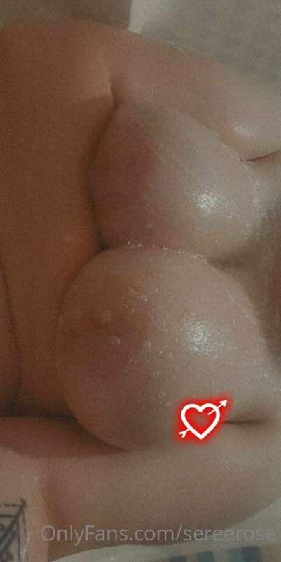 Soapy titty pics makes everything better 😍