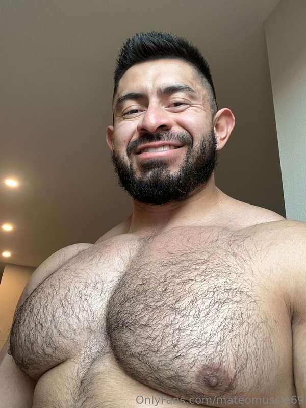 Keep the chest hair? Yes or no? 🤔😘