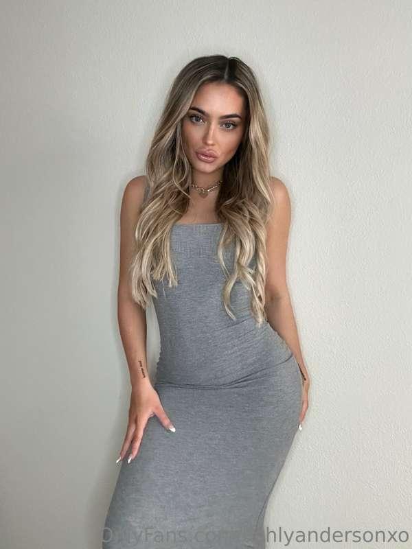 Wanna know my naughty thoughts about you? Dm me! 😈