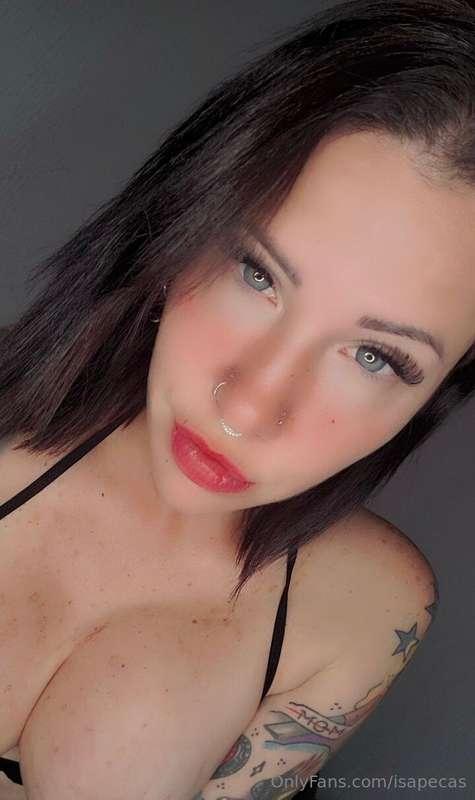 Do you prefer bath or shower? I prefer sex in a shower 🙈