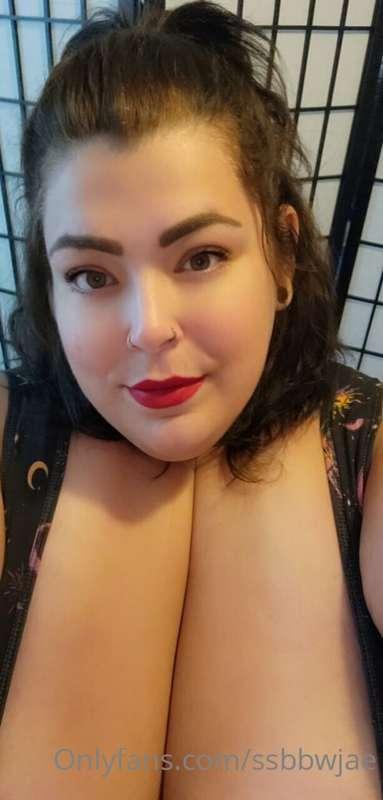 Hey loves!

My birthday is coming up in just a few days on A..