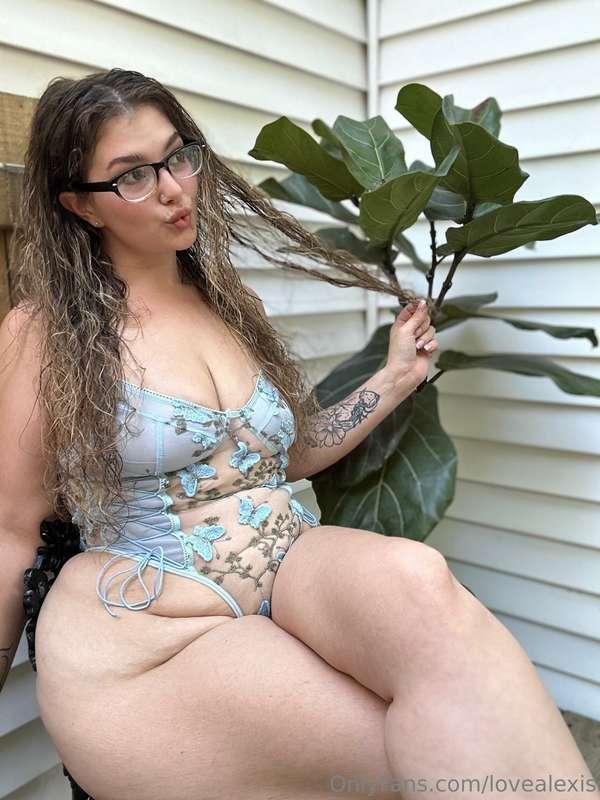 maybe I will do private live shows🫡😈 who’s interested?