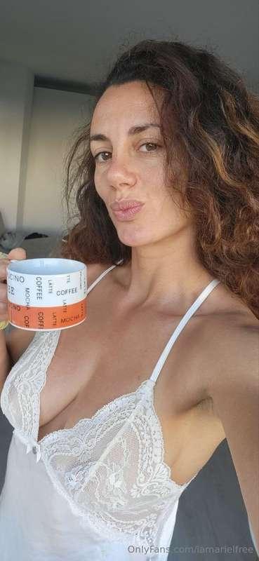 Un cafecito, amor? Buen sábado!