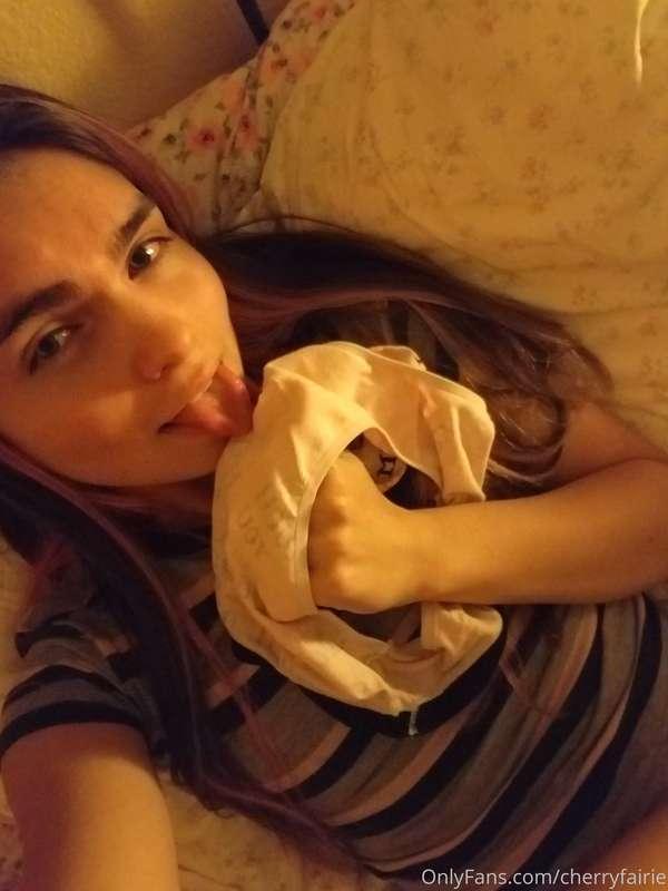 Mmm I taste good today 😋 loll weird thing to do I know but I..