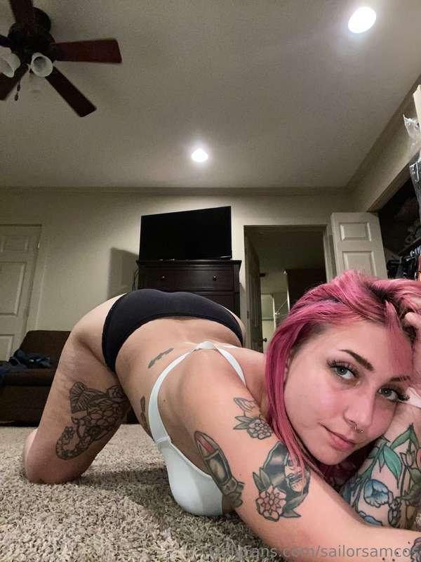 Come watch me bend over for you. Yes you get to see it ;)