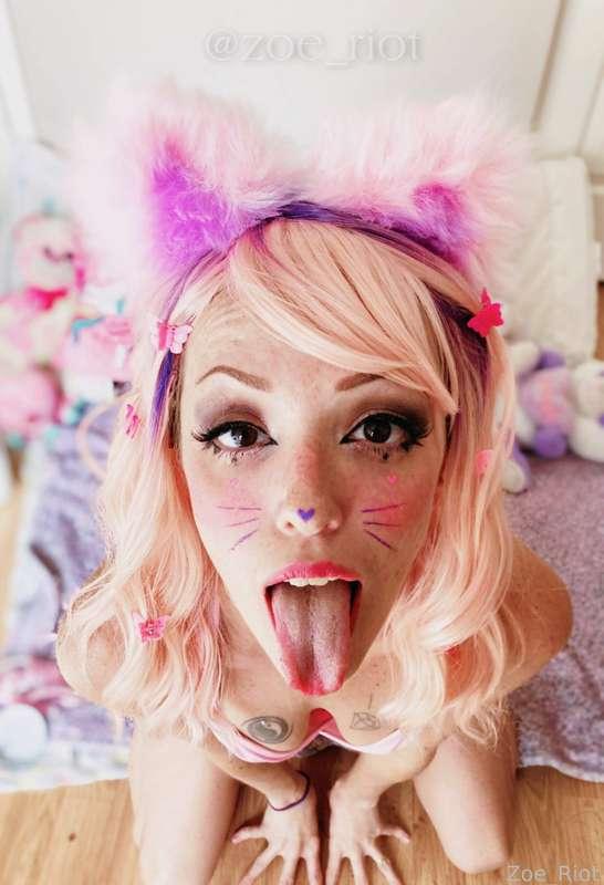 zoe_riot image #64