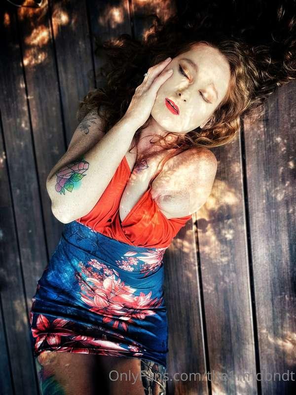 Summer Dress Natural Light Set
Part 2