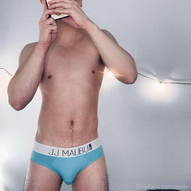 New display pic! Love the blue hehe. 😍