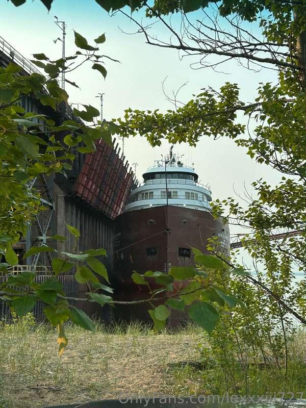 Monday fun fact: I also love trains and ships! I go ship wat..