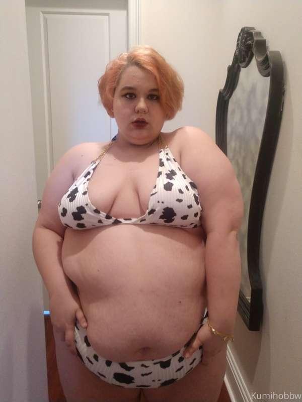 Come see me bursting at the seams of my new cow print bikini