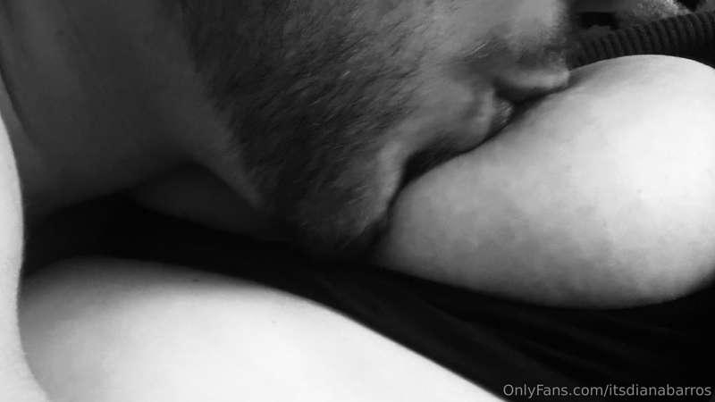 Imagina seres tu a chupa las e a tocar lhes 🥴 Grades e fofas..