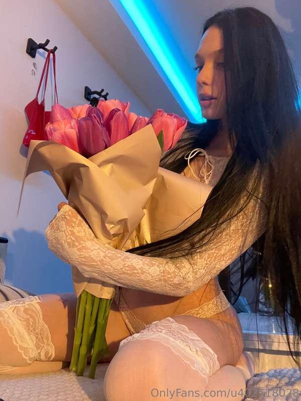 Flowers makes me happy 😍💐 Even if i presented them myself to..