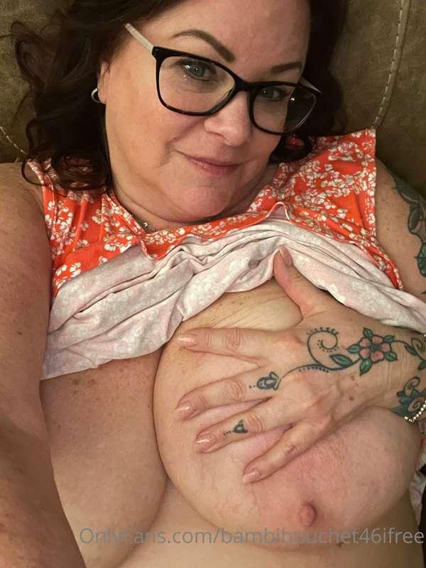 Have yourself a very exciting BIG TITTY TUESDAY !!!!! I know..