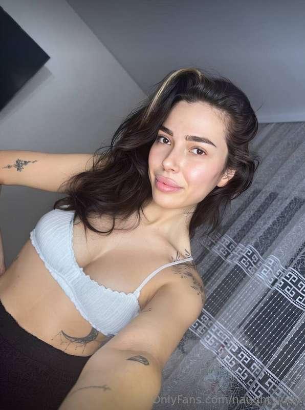 🍌Free subscription🍌 Hot beauty @wild_layla is all alone now ..