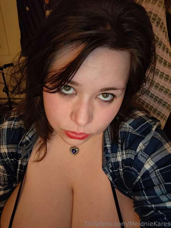 💙 Happy New Year's Eve 💙33 and 35 though Flannel and cleavag..