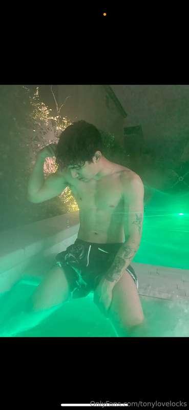 Think I look better in the pool or in bed? 😏