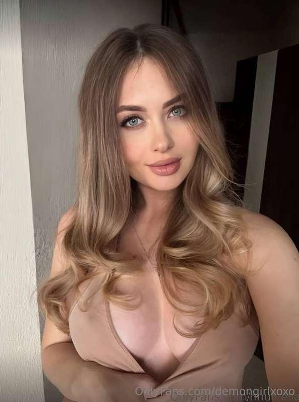 🔥 IRRESISTIBLY HOT & PREGNANT JUST FOR YOU! 🔥 @nnut_ella She..