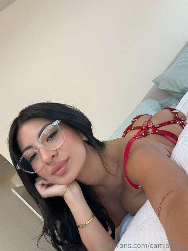 idk what’s wrong with me but every time i take a pic like th..