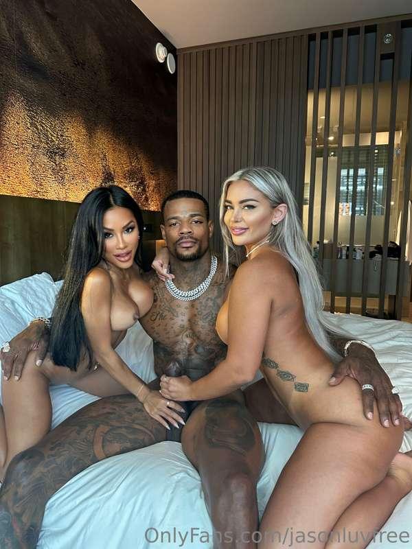 🔞 𝙏𝙃𝙍𝙀𝙀𝙎𝙊𝙈𝙀 𝙒 𝘾𝙅 𝙈𝙄𝙇𝙀𝙎 𝘼𝙉𝘿 𝙃𝘼𝙔𝙇𝙀𝙔 𝘿𝘼𝙑𝙄𝙎 🔞
These two sluts kn..