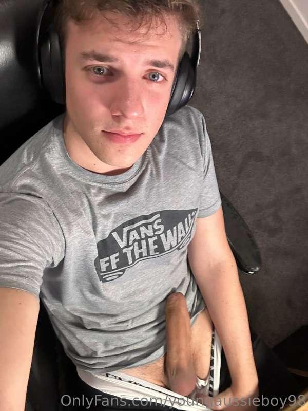 Id like to be sucked off please :)