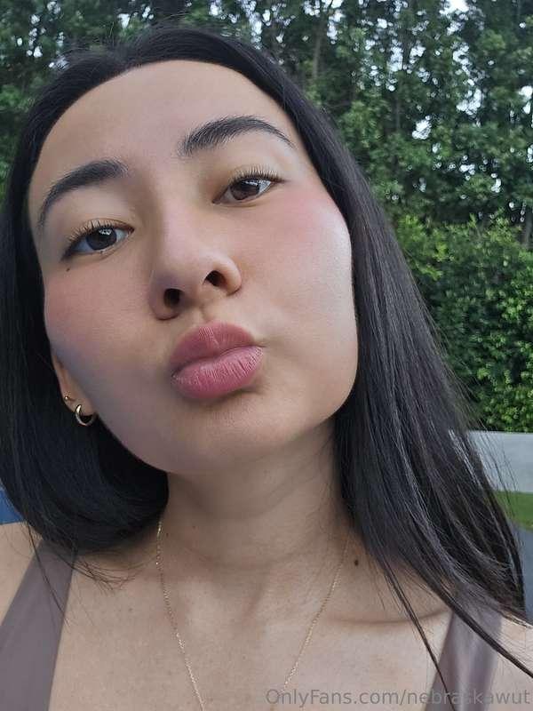 gonna kiss me back? 😘