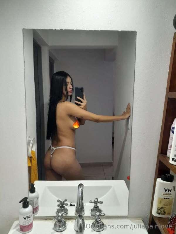 FREE SUBSCRIPTION This fitness doll is looking for a strong ..