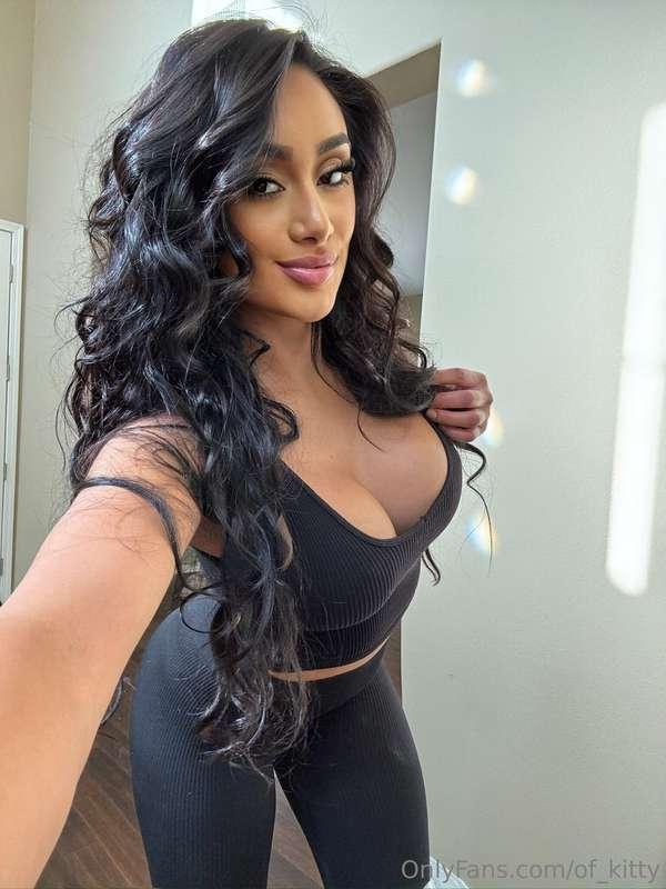 All black today 🖤