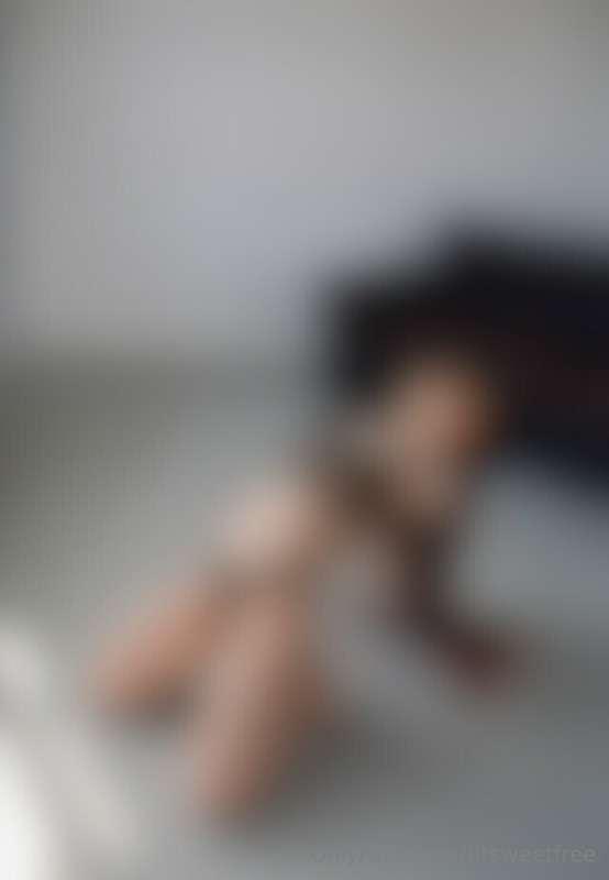 New photoshoot coming soon 🥵🥵 Come to my darker side of Me😈 ..
