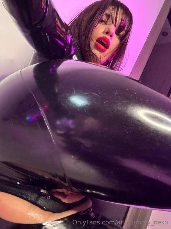 Are u bored? I just made the hottest video in my life and yo..