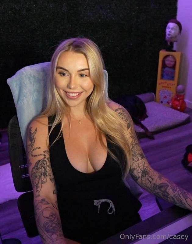 Live on Twitch rn! Come say hi :)

@caserenny