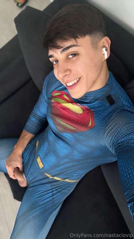 Superman is back… 🔥 ready to see the new video? 🎬
