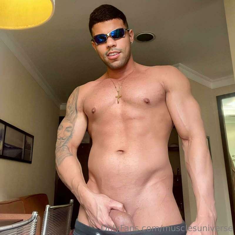 Brasilian 🇧🇷 @apologuerra 1,78 height and 90kg! 🔥  Collabs: ..