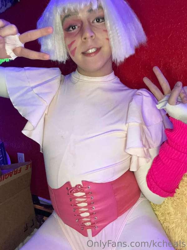 Mazercise with Chica~!

Here’s a free set for y’all! Kinda l..