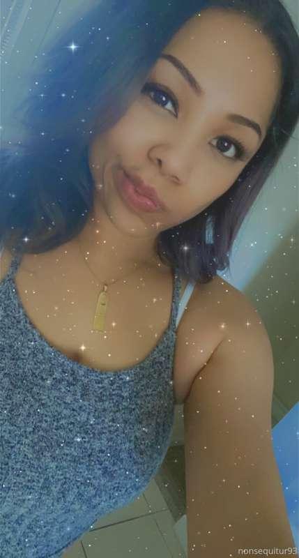 I’ll be live tomorrow at 8pm est on twitch! Come say hi 🥰