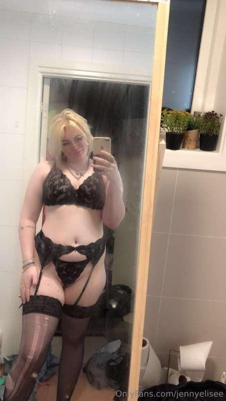 Do you like this lingerie set? Should I buy more like this? ..