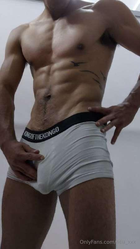 Are you looking for a fat, veiny cock and a nice ass too? 🍑🍆..