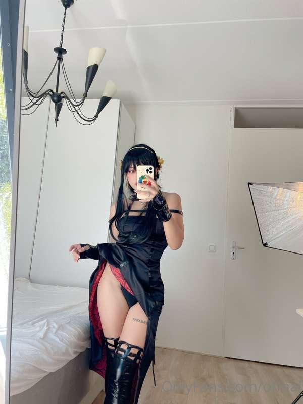Took me 4-5h to shoot the lewd yor cosplay im so excited to ..