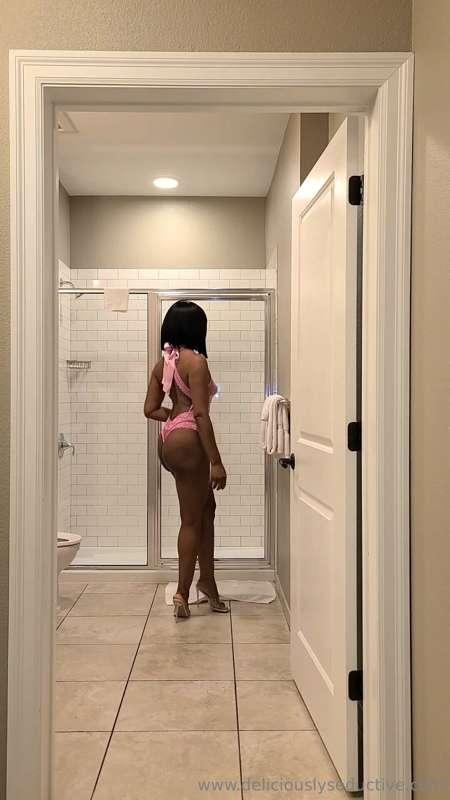 Wanna see the front? It's see-through. Comment yes, I'll sen..