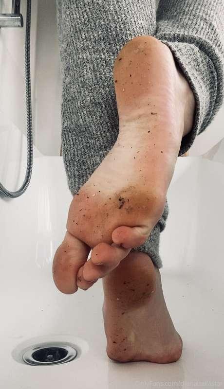 This one is for my foot fetish lovers dirty feet, bet you wi..