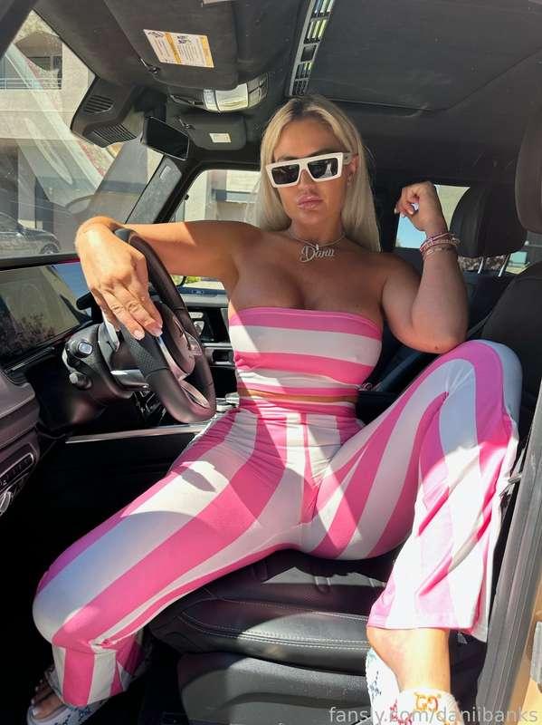 daniibanks image #0
