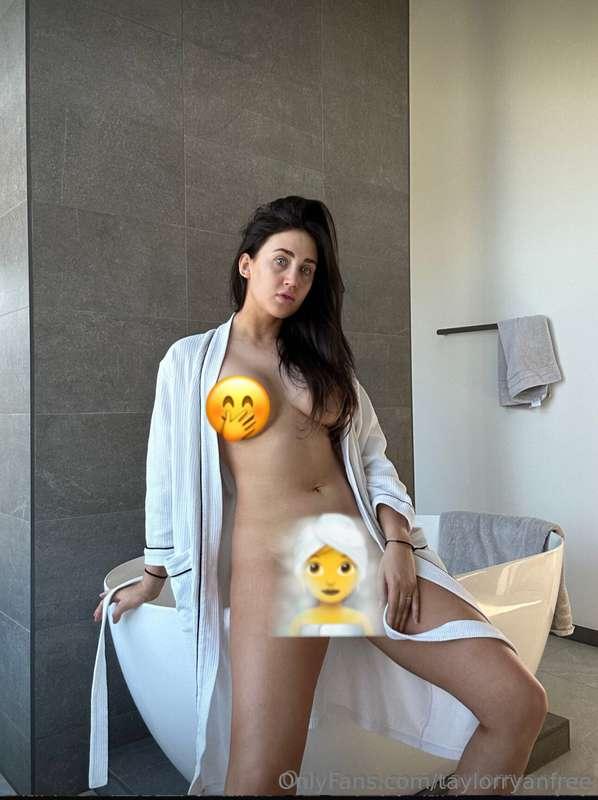 MASSIVE BATHROOM BUNDLE I love being wet in the bathroom 💦 Y..