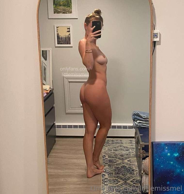 Just a simple nude this morning 😌😉