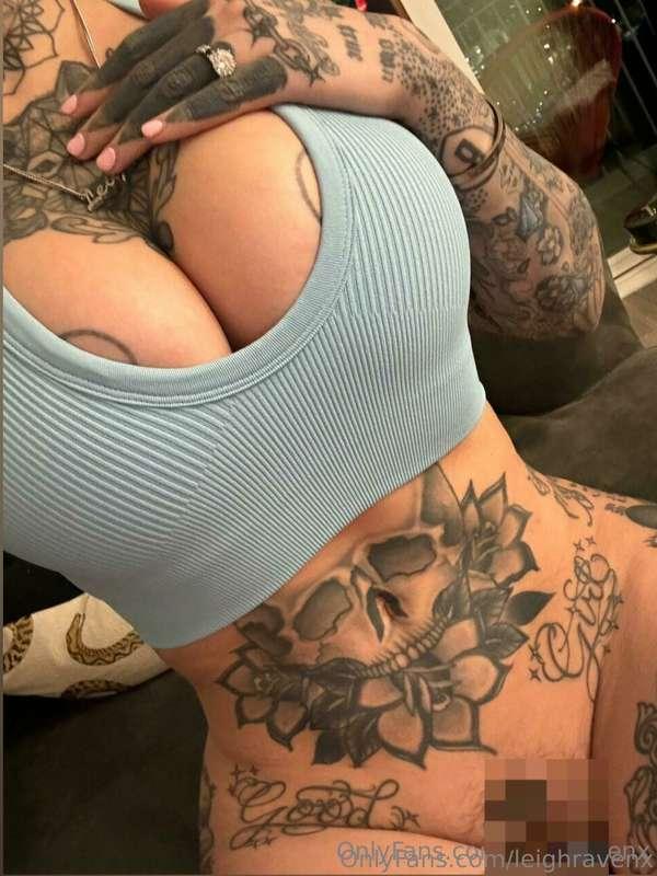 I know… it’s too much. And you still can’t look away. 😘
